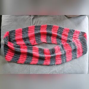 Infinity Scarf Pink & Grey Gray Knitted 100% Acrylic OS Womens